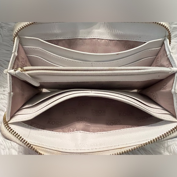 Michael Kors White Patent Leather Cindy Dome Satchel & Wallet - Picture 16 of 16